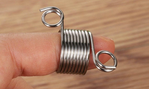 Stainless Steel Knitting Finger Weaving Thimble Yarn Stranding Guide Accessories