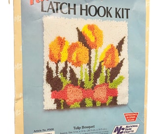 Vintage Natura Latch Hook Kit Tulip Bouquet P508 National Yarn Crafts