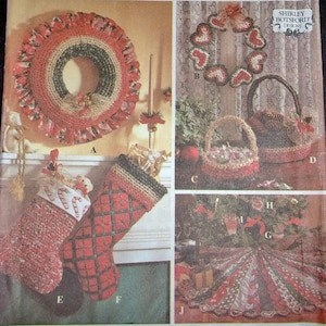 McCall's Shirley Botsford Sewing Pattern 8770/0684 Rag Crochet & Patchwork Christmas Tree Skirt Wreath Ornaments Stocking Decor Uncut FF