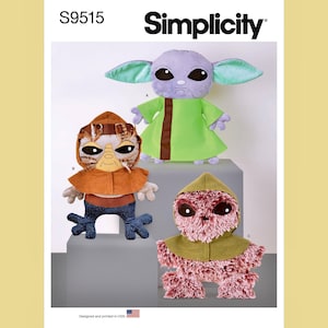 K&ouml;nnte beinhalten: Simplicity-Schnittmuster S9515 mit drei Pl&uuml;schtier-Designs. Die Spielzeuge umfassen eine gr&uuml;ne und braune Figur, eine braune und blaue Figur sowie eine rosa und gr&uuml;ne Figur. Das Simplicity-Logo befindet sich oben.