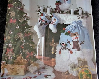 Simplicity Shirley Botsford Sewing Pattern 3967 Snowman Christmas Decorations Gift Bag Stocking Wreath Tree Skirt Holiday Decor Uncut FF