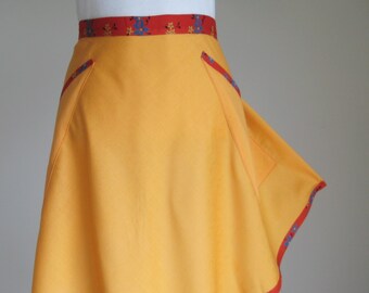 Vintage 1970s Hostess Apron, Orange Cotton Apron with Pockets, Country Kitchen Women, Over 50 years old, Housewife Half Apron, Medium size