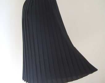 Vintage black accordion rayon skirt, pleated elastic waist skirt, unlined women skirt, evening party dress, fall retro chic, XL 16 US 18 UK