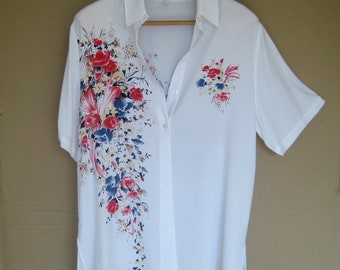 Vintage white shirt with wildflowers, girl beach tunic, cotton boho shirt, classic women blouse short sleeve, retro lady top, XL US 16 UK 18