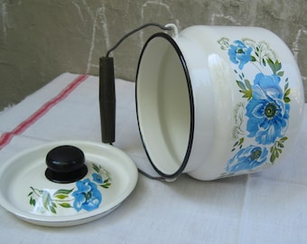 Secchiello smaltato floreale anni '80, lattina per il latte con manico, pentola con coperchio bianco, contenitore per il latte smaltato, utensili da cucina vintage URSS, arredamento rustico