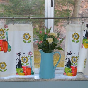 Flowers and Feline Mid Century Kitchen Cafe Curtains  . Retro Cats and Plant Pots - Off White Background .