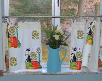 Flowers and Feline Mid Century Kitchen Cafe Curtains  . Retro Cats and Plant Pots - Off White Background .