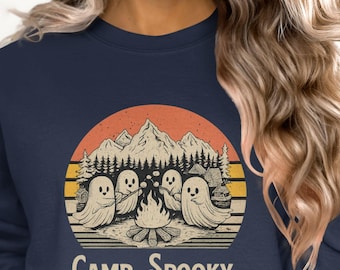Maglietta spettrale da campeggio, maglietta spettrale da falò, maglietta da campeggio di Halloween, maglietta con simpatico fantasma, maglietta della stagione spettrale, maglietta con arrostimento di marshmallow