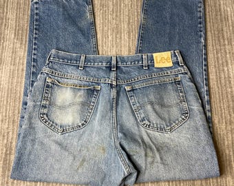 Vintage 1990s Lee Jeans – 32x30 – Classic Blue Denim Straight Leg Minimalist Workwear Everyday Jeans
