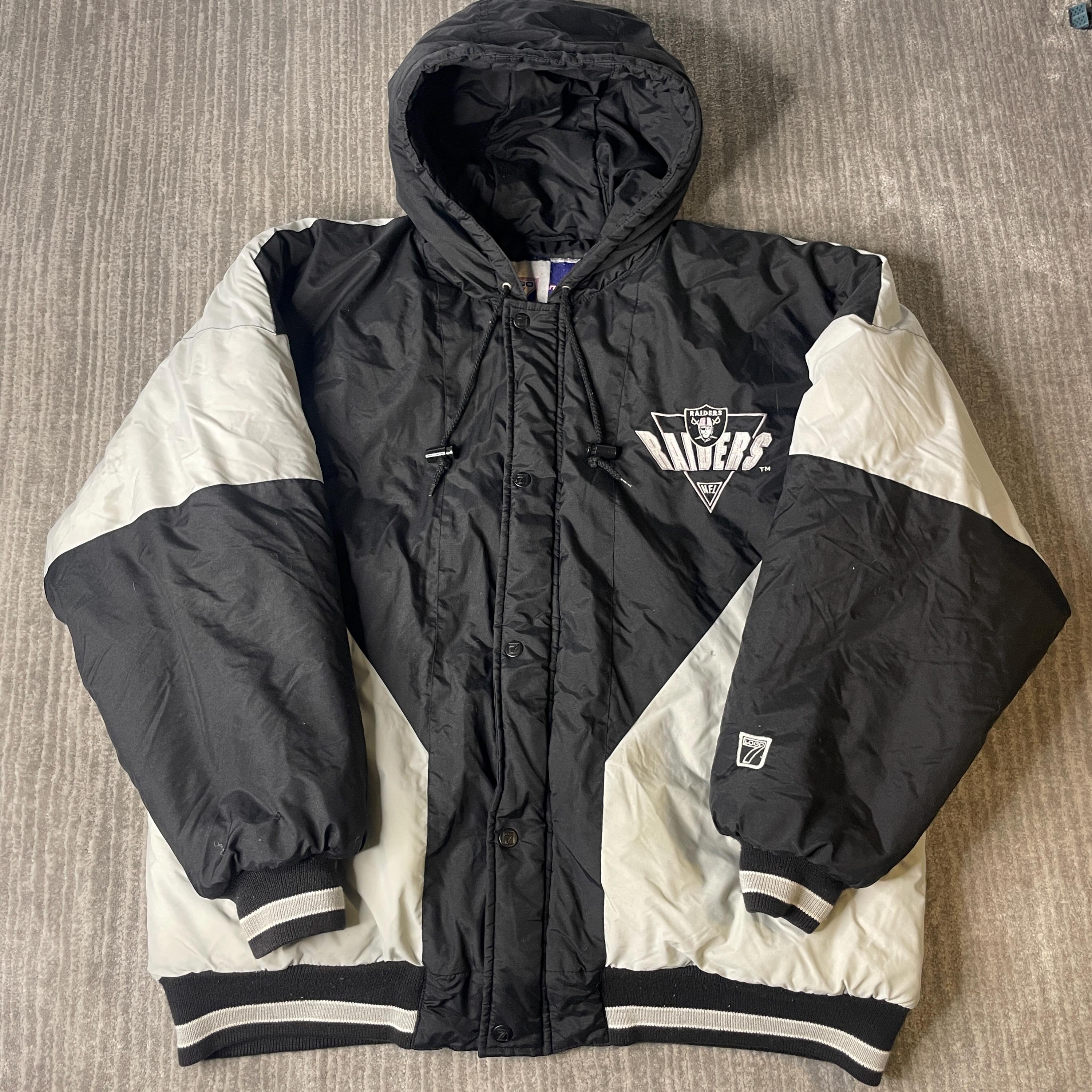 ジャケット・アウター 90's Vintage Puffer Jacket/Raiders XL Vintage 1990s Logo 7 Raiders Jacket – XL – Black White Hooded