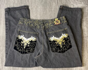 Vintage 2000s Crown Holder Embroidered Jeans – Size 40 – Y2K Wide Leg Denim – Gold Crest Pocket Design – Streetwear Pants