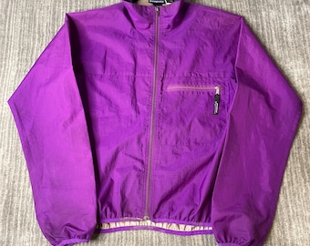 Chaqueta cortavientos Patagonia vintage de los años 90 – Talla S – Morada, plegable, para senderismo y actividades al aire libre.