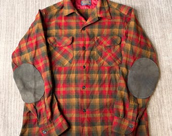 Camisa de lana Pendleton vintage de los años 70, talla M – Cuadros rojos mostaza, abotonada – Parches en los codos, franela de caza – Heritage Outdoors