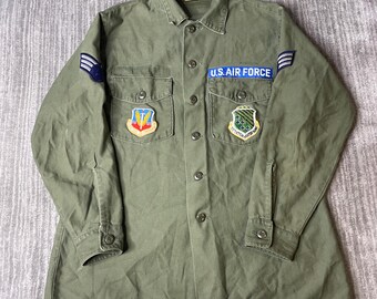 Vintage 1970s US Air Force Utility Shirt – M – Tactical Air Command Patched OG-107 Fatigue – Original Military Uniform Jacket