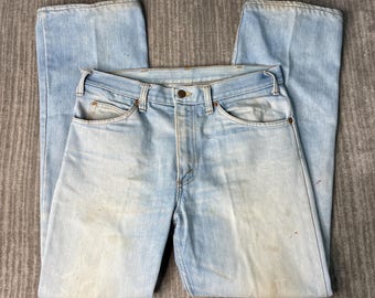 Vintage 1980s Light Wash Denim Jeans – 32x32 – Classic Straight Leg Blue Jeans – Minimal Workwear Fit – Retro Everyday Denim