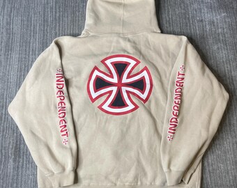 Vintage 2000s Independent Hoodie – L – Iron Cross Back Graphic – Sleeve Logo Skateboard Sweatshirt – Cream Distressed Skatewear