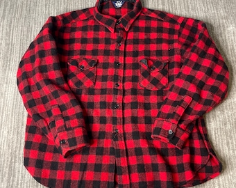 Vintage 1990s Woolrich Wool Flannel Shirt – L XL – Red Black Buffalo Plaid Heavy Outdoor Workwear USA Made
