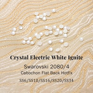 Kryształki Swarovski 2080/4 Crystal Electric White Ignite Pearl Cabochon 001L139I z płaskim tyłem, półokrągłe perły do zdobienia paznokci, SS6-SS34