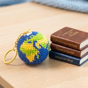 Saco de malabares con forma de globo terráqueo hecho a mano, regalo para el Día de la Tierra, llavero de planeta, dije de compañero de viaje, regalo escolar