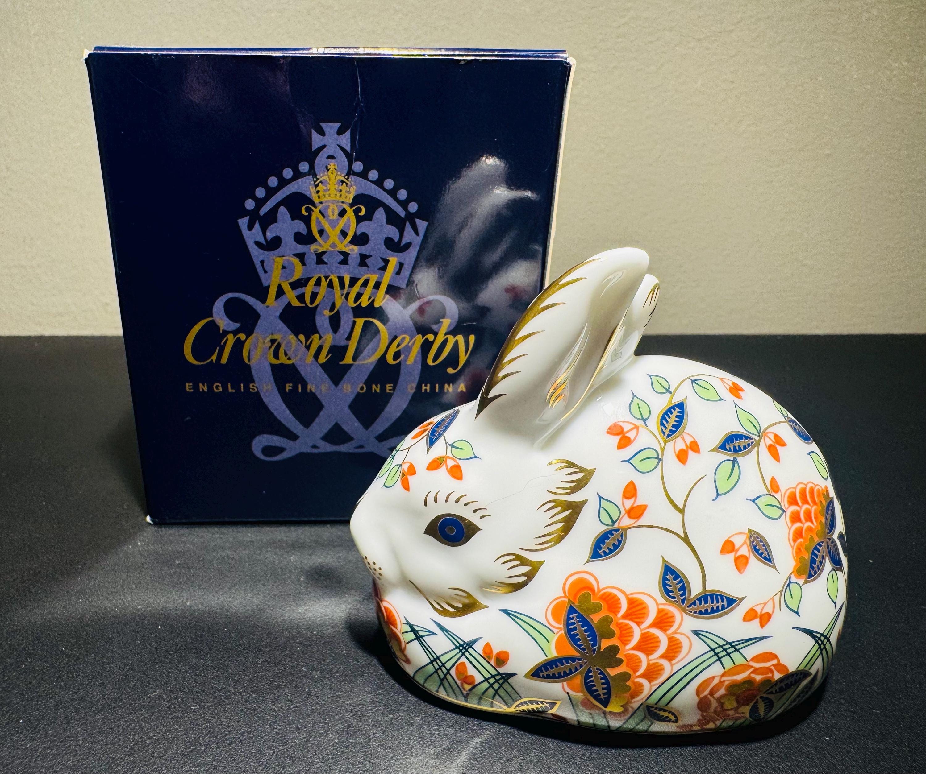 置物  CROWN DERBY New Year Rabbit 置物 CROWN DERBY New Year Rabbit ROYAL CROWN DERBY New Year Rabbit