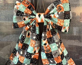 Patchwork quilted bow 18" x 25"