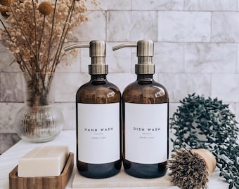 Braunglasflasche - Beschriftete Flasche mit Messingmetallpumpe | Wasserfest Etikett | Für Bad & Küche | Wiederverwendbare Flasche