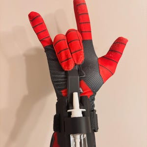 3D Printed Web Shooter x2 | Functional Water Spray | Spider-Man Cosplay Prop | Superhero Costume Gift