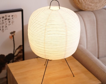 円筒形LEDテーブルランプ – 手作り和紙提灯、モダンな三脚デザイン
