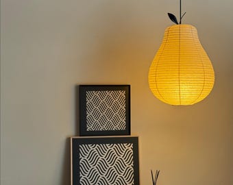 Lámpara colgante con forma de farol de papel en forma de pera – Pantalla color crema y amarillo / Decoración para habitación infantil, guardería, sala de juegos, rincón de lectura y biblioteca.