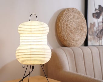砂時計型LEDテーブルランプ – 手作り和紙提灯、モダンな三脚デザイン