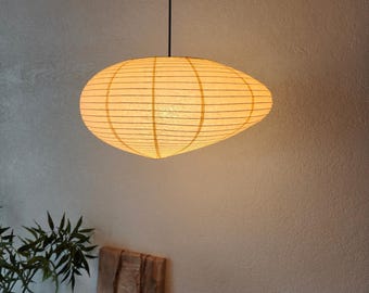 Pantalla de lámpara ancha de papel irregular, pantalla de lámpara japonesa Wabi Sabi, iluminación escultural, inspirada en Noguchi, lámpara de techo única