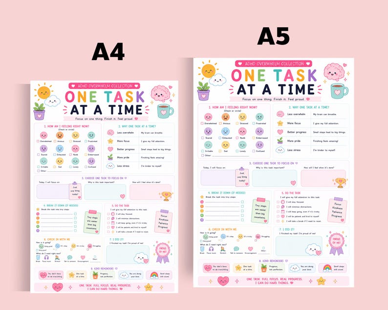 Pu&ograve; includere: Due pianificatori di attivit&agrave; della collezione ADHD overwhelm etichettati A4 e A5. Ogni foglio presenta il testo ONE TASK AT A TIME, illustrazioni colorate di un sole, nuvole, un cervello e una tazza, con sezioni per monitorare sentimenti e progressi.