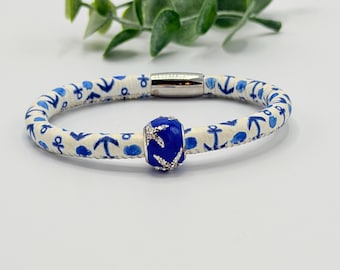 Bransoletka Brighton Nautical Anchor Bangle z niebieskiego, białego sznurka materiałowego z koralikami w kształcie rozgwiazdy