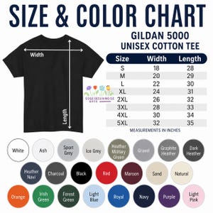 Op de afbeelding: Een maat- en kleurentabel voor een Gildan 5000 unisex katoenen t-shirt. De afbeelding toont een zwart t-shirt met breedte- en lengtepijlen, een tabel met maten S tot 5XL in inches en een palet met 25 gekleurde cirkels.