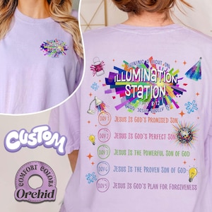 K&ouml;nnte beinhalten: Ein hellviolettes T-Shirt mit einer bunten Grafik auf der R&uuml;ckseite mit dem Text "SHINING A LIGHT ON ILLUMINATION STATION JOHN 8:12 WHO JESUS REALLY IS!" und f&uuml;nf Tagespunkten &uuml;ber Jesus, sowie Symbolen einer Laterne, Lampe und Discokugel.