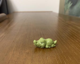 Sleeping Crocodile Figurine: Tiny Resin Alligator Desk Pet