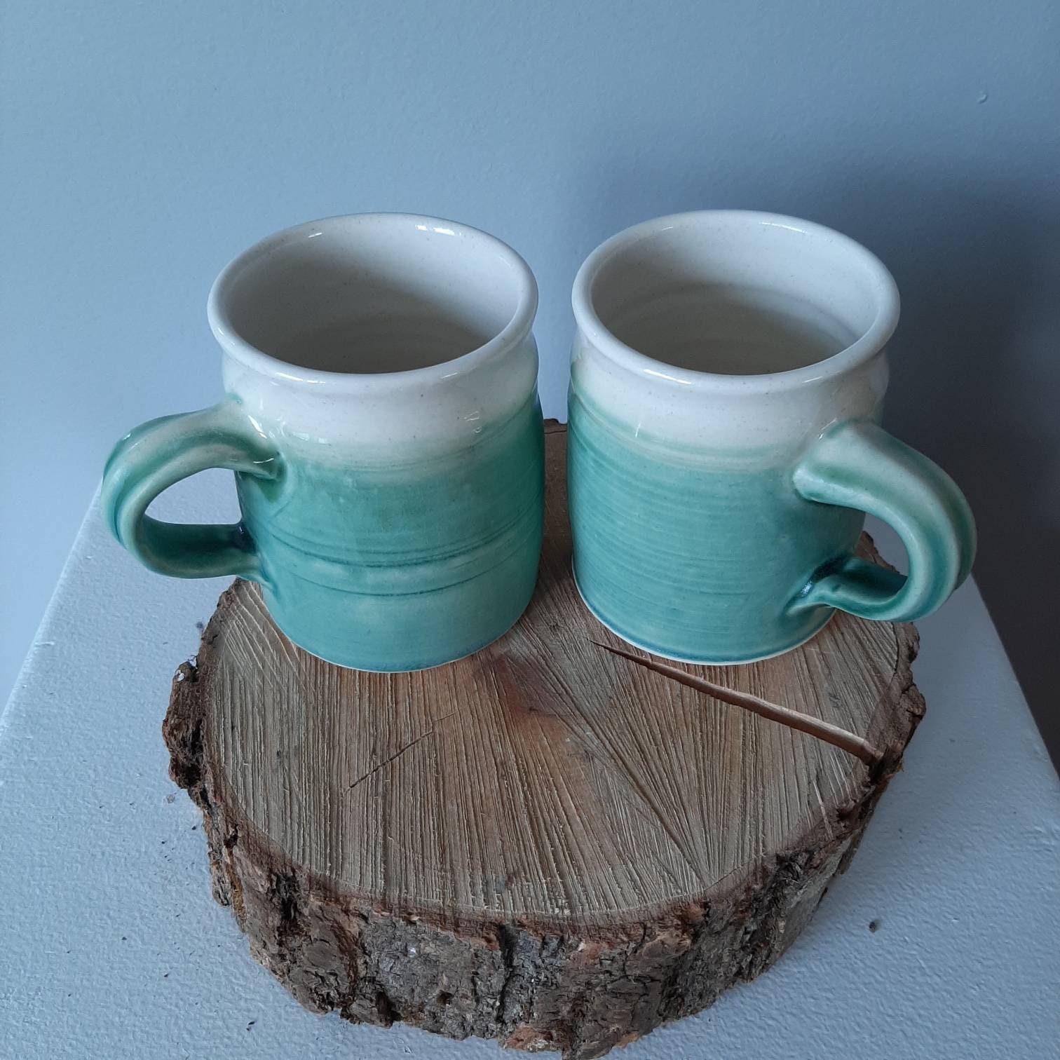 Keramikbecher mit Ascheglasur
