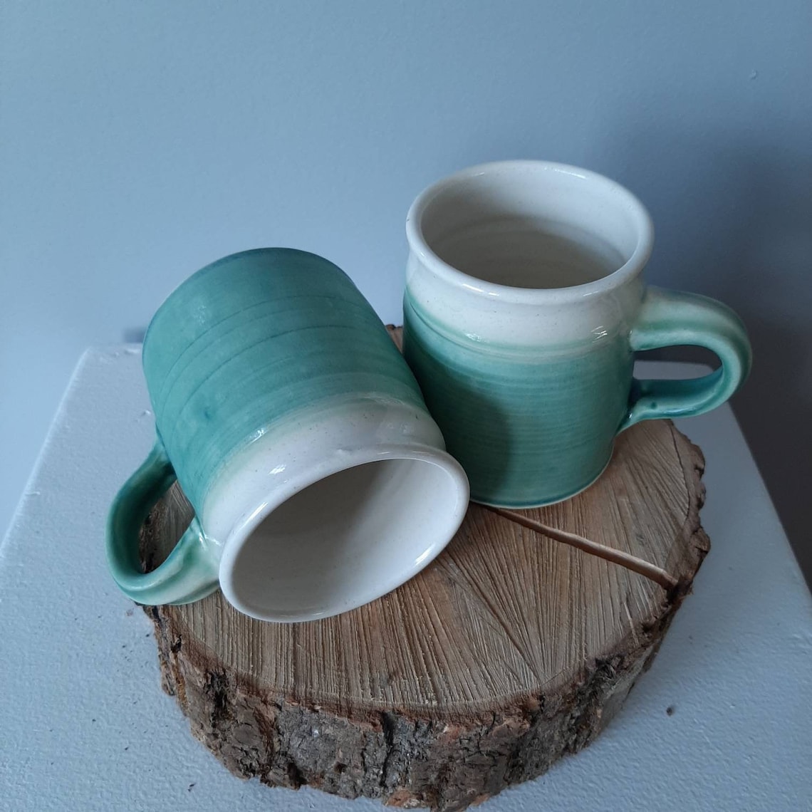 Keramikbecher mit Ascheglasur