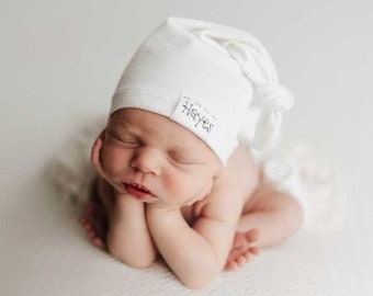 WARM WHITE small name TAG hat:personalized hat-baby name hat-newborn name hat-personalized newborn hat-hospital hat-coming home outfit-knots