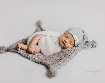 HEATHER GREY small TAG hat: personalized baby hat-baby name hat-newborn name hat-personalized newborn hat-hospital hat-baby hat-knots