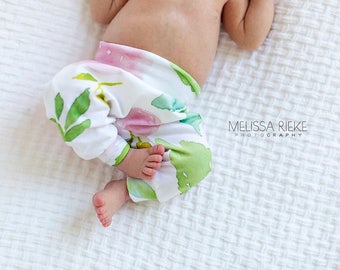 WHITE FLORAL: personalized baby hat, Name hat, newborn hat, baby hat, hospital hat, Photo prop, newborn pant, birth announcement, girl hat