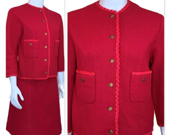 Vintage 60s Red Wool Skirt & Jacket, costume rouge des années 1960 avec manches trois quarts et boutons compositeur