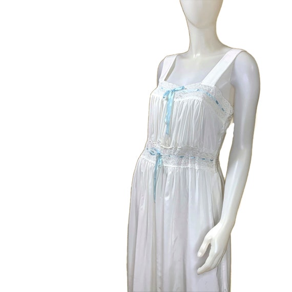 Vintage 40s Long White Nightgown with White Lace … - image 2