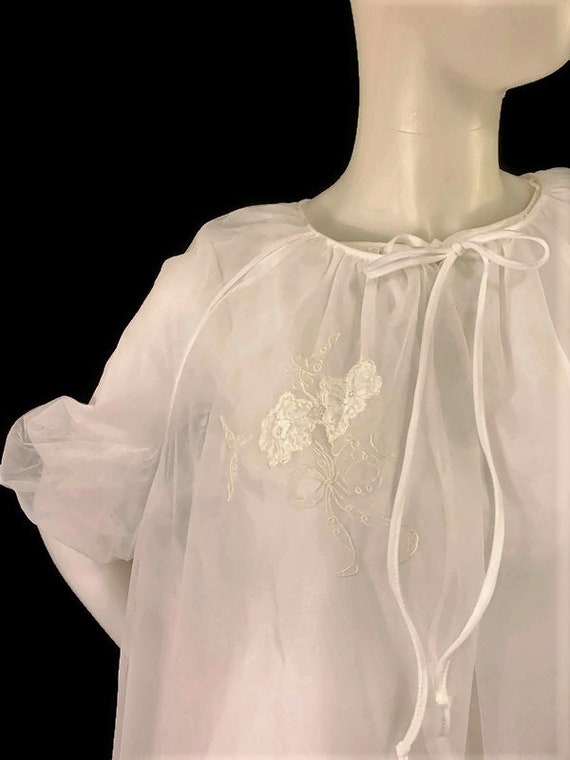 60s White Chiffon Peignoir Set with Lace Applique… - image 3