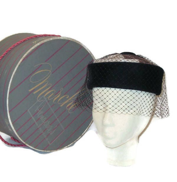 Vintage 60s Brown Black Cream Velvet Pillbox Hat With  display picture 2