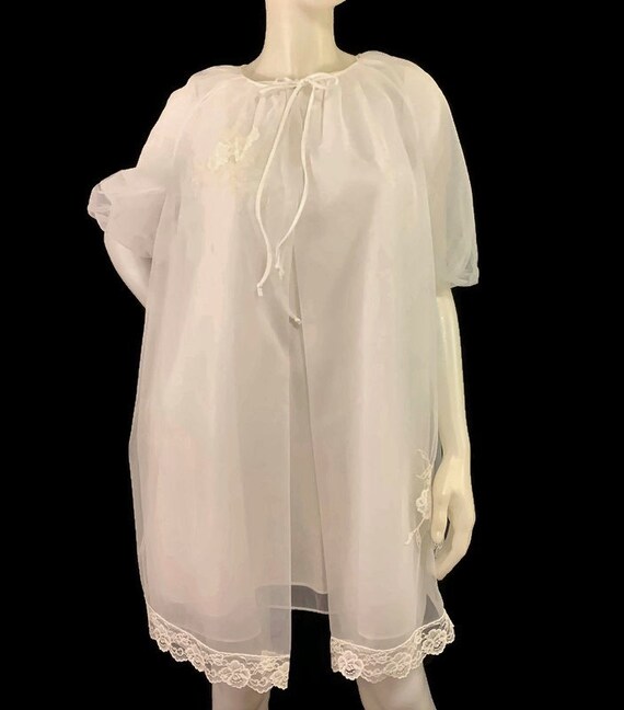 60s White Chiffon Peignoir Set with Lace Applique… - image 2