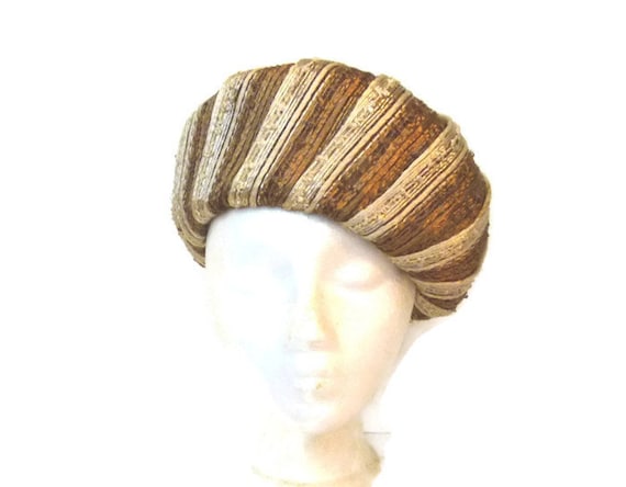1960s Brown and Cream Raffia Hat with Pom Pom, Vin