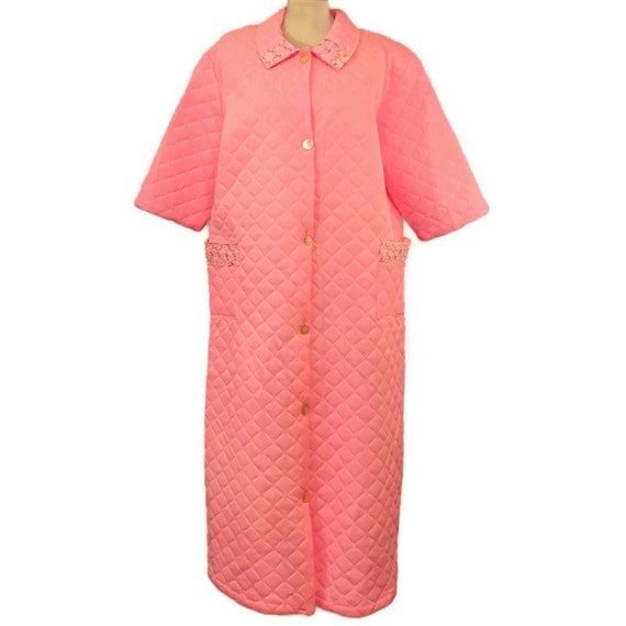 60s Pink Quilted Robe with Embroidered Lace Trim,