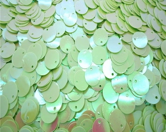 1500 x 4mm Iridescent Apple Green Flat Round High Quality Sequin in Clear Bottle