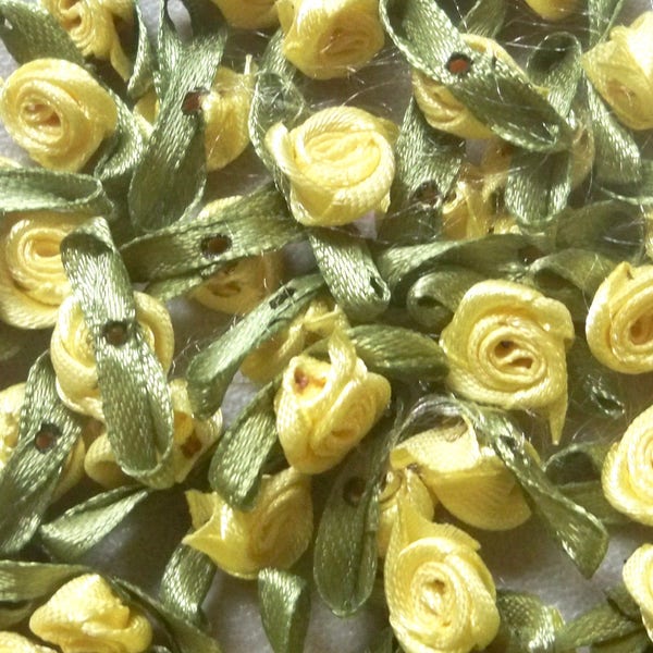 12mm Yellow Satin Ribbon roses w/leaves-25 PCS